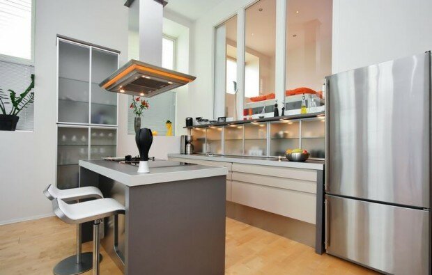 L Shape Kitchen In The Home L Shape Kitchen In White Island Hood Seating 620x395 L Shape Kitchen In The Home