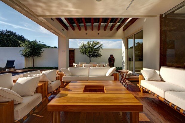 Luxury Home Designs Ideas Luxury Home Designs use Wooden Chairs With White Lather 620x413 Luxury Home Designs Ideas