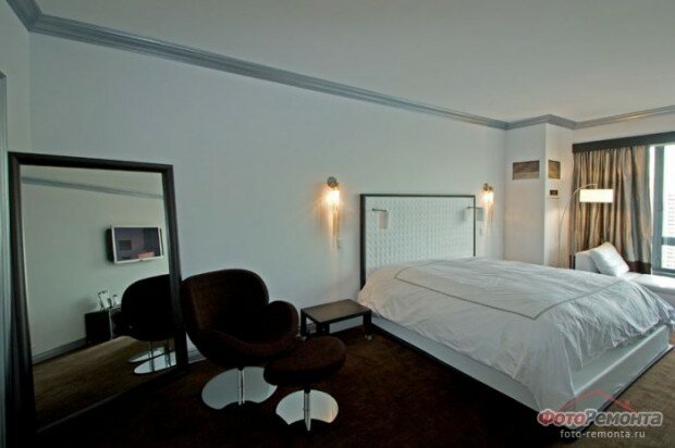 Minimalist Bedroom Design Minimalist Bedroom With Brown Chair 620x412 Minimalist Bedroom Design