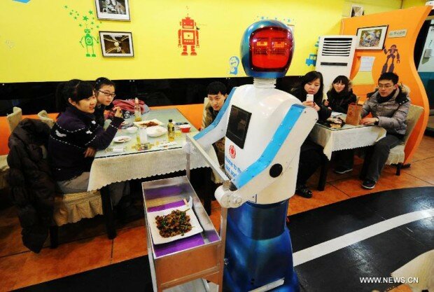 Would You Like a Robot Restaurant in Chinas State Blue and White Robot Restaurant in China 620x417 Would You Like a Robot Restaurant in Chinas State