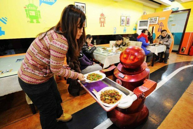 Would You Like a Robot Restaurant in Chinas State Red Robot 620x413 Would You Like a Robot Restaurant in Chinas State