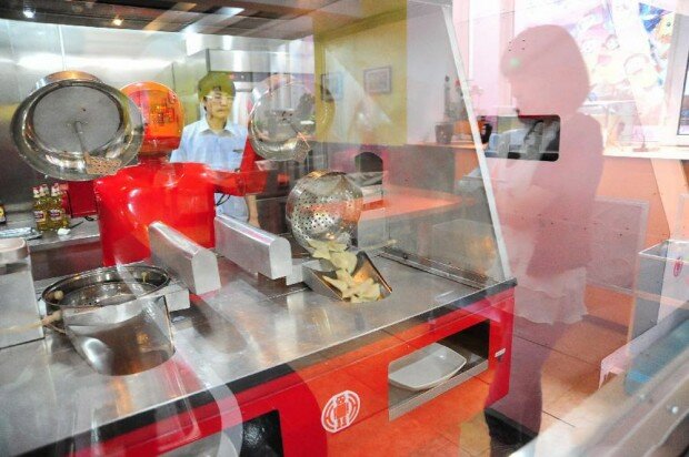 Would You Like a Robot Restaurant in Chinas State Robot Restaurant 620x412 Would You Like a Robot Restaurant in Chinas State